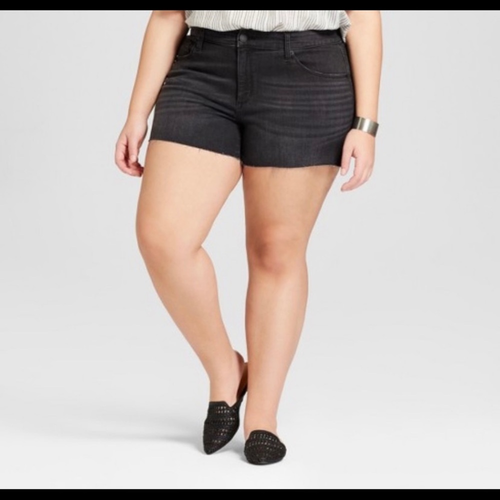 Universal Thread Shorts